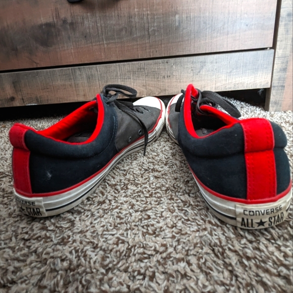 Converse Size 10.5 Men's - Picture 4 of 5